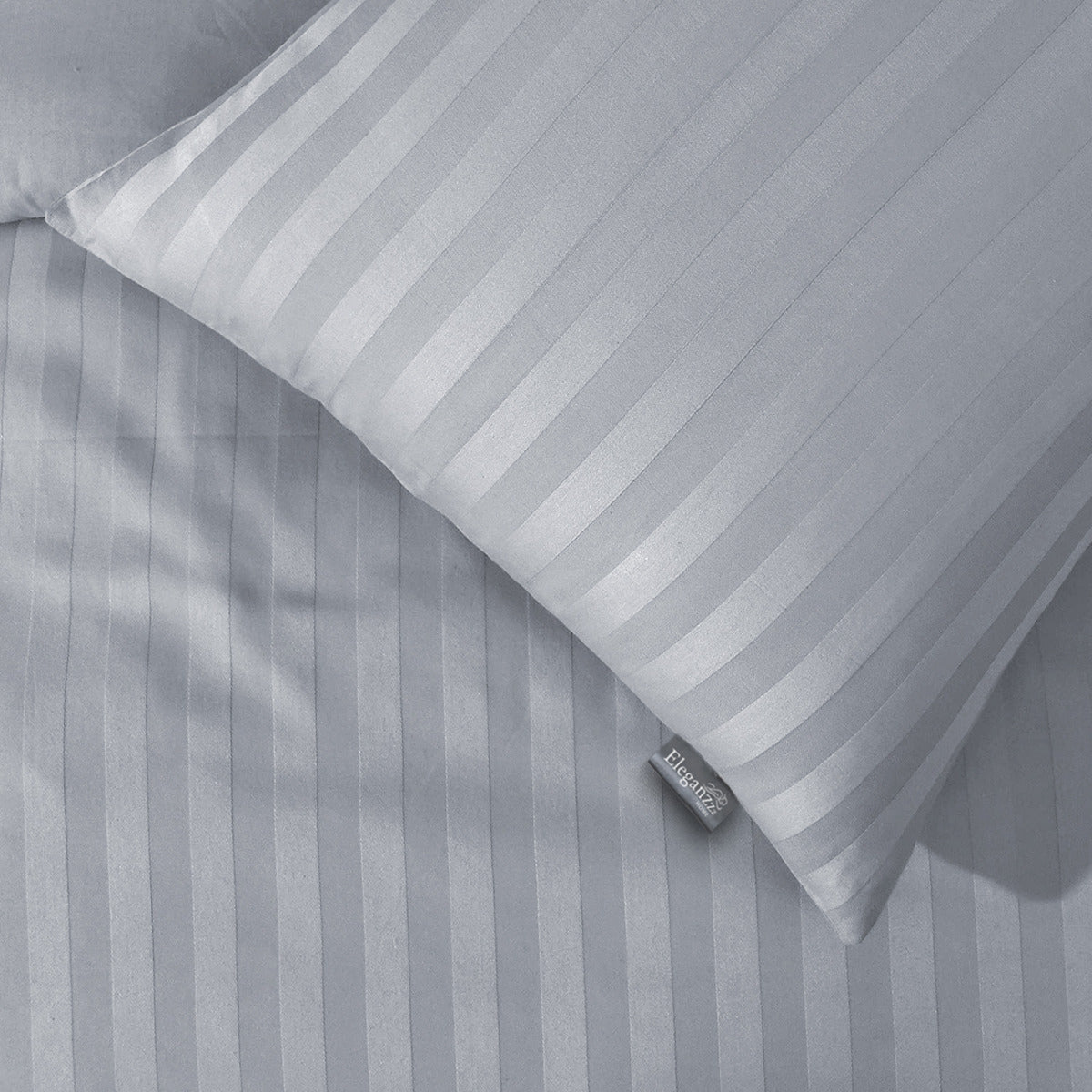 Eleganzzz Dekbedovertrek Hotel Kwaliteit Satijn Streep licht grijs