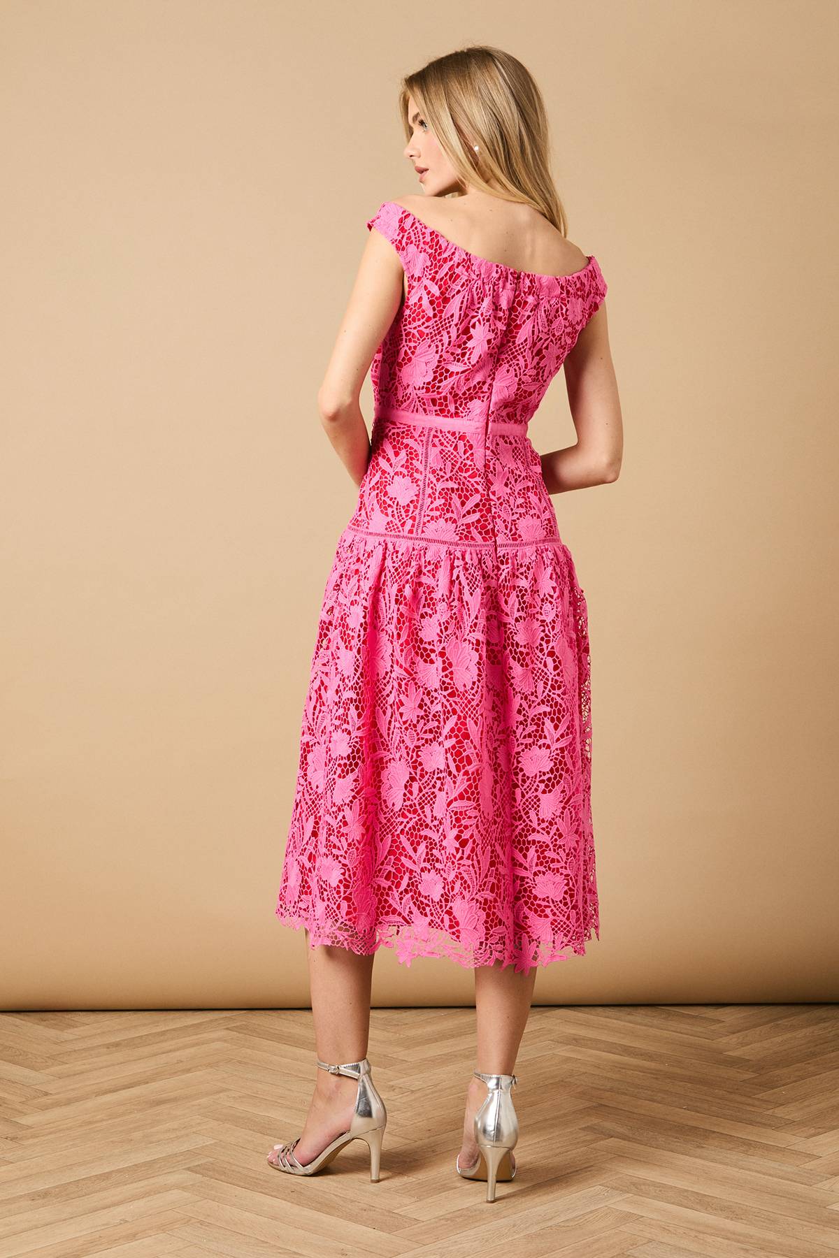 Oasis Robe Midi à Dentelle Florale Épaules Dénudées