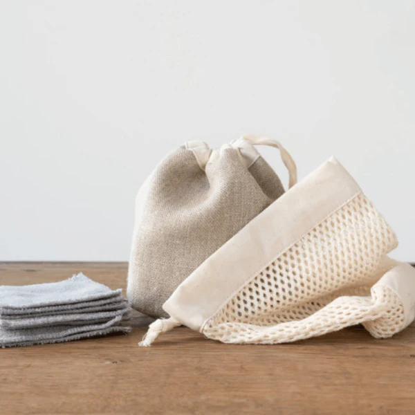 Mana Mani Kit Cotons Démaquillants Lavables (15 carrés en tencel + 1 pochon + 1 filet)