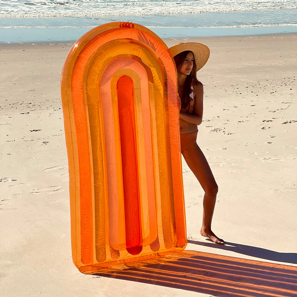 SUNNYLiFE  Luxe Lie-On Float luftmadras - Rainbow