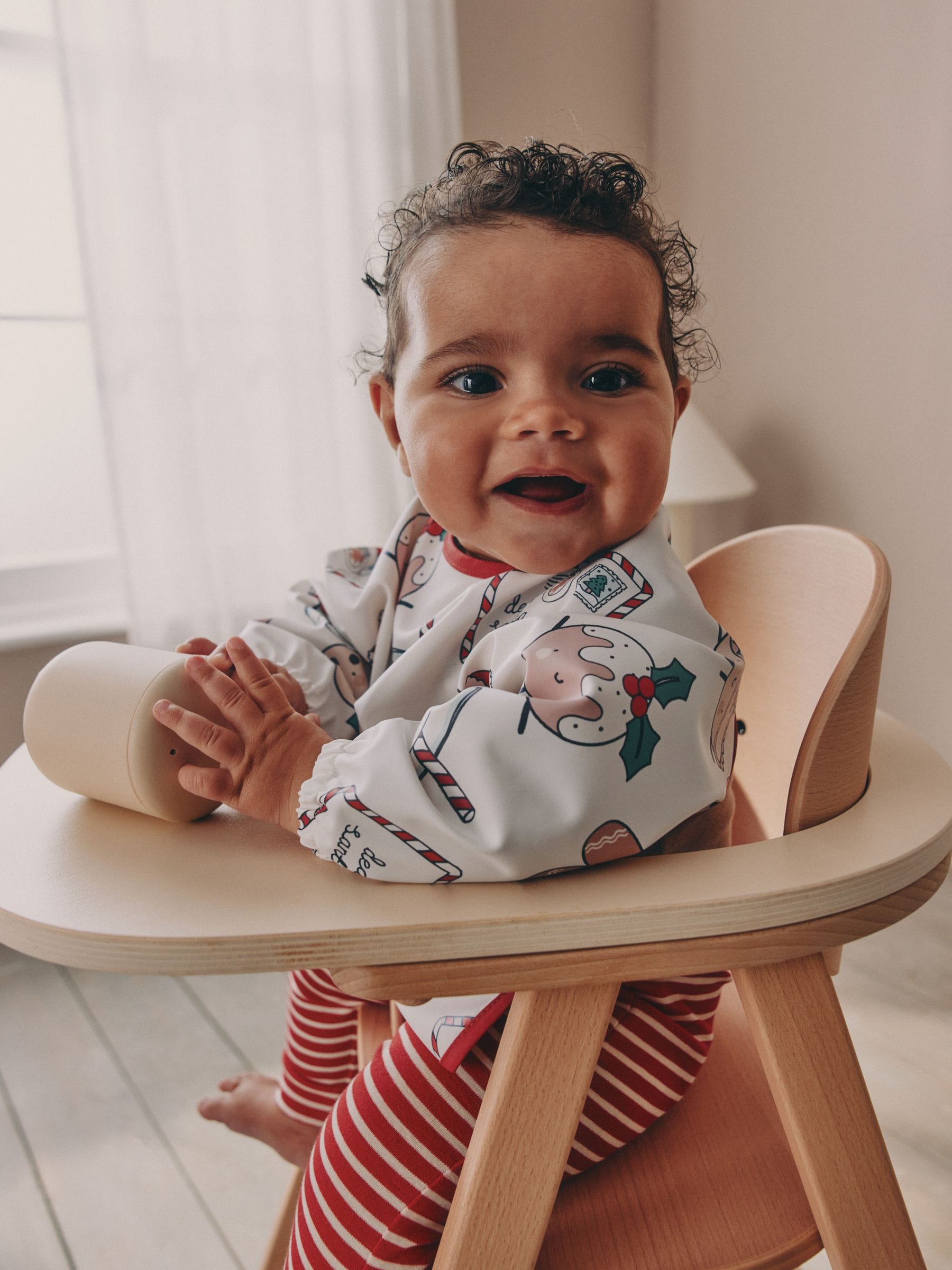Babyslabbetje met voedingsmouw