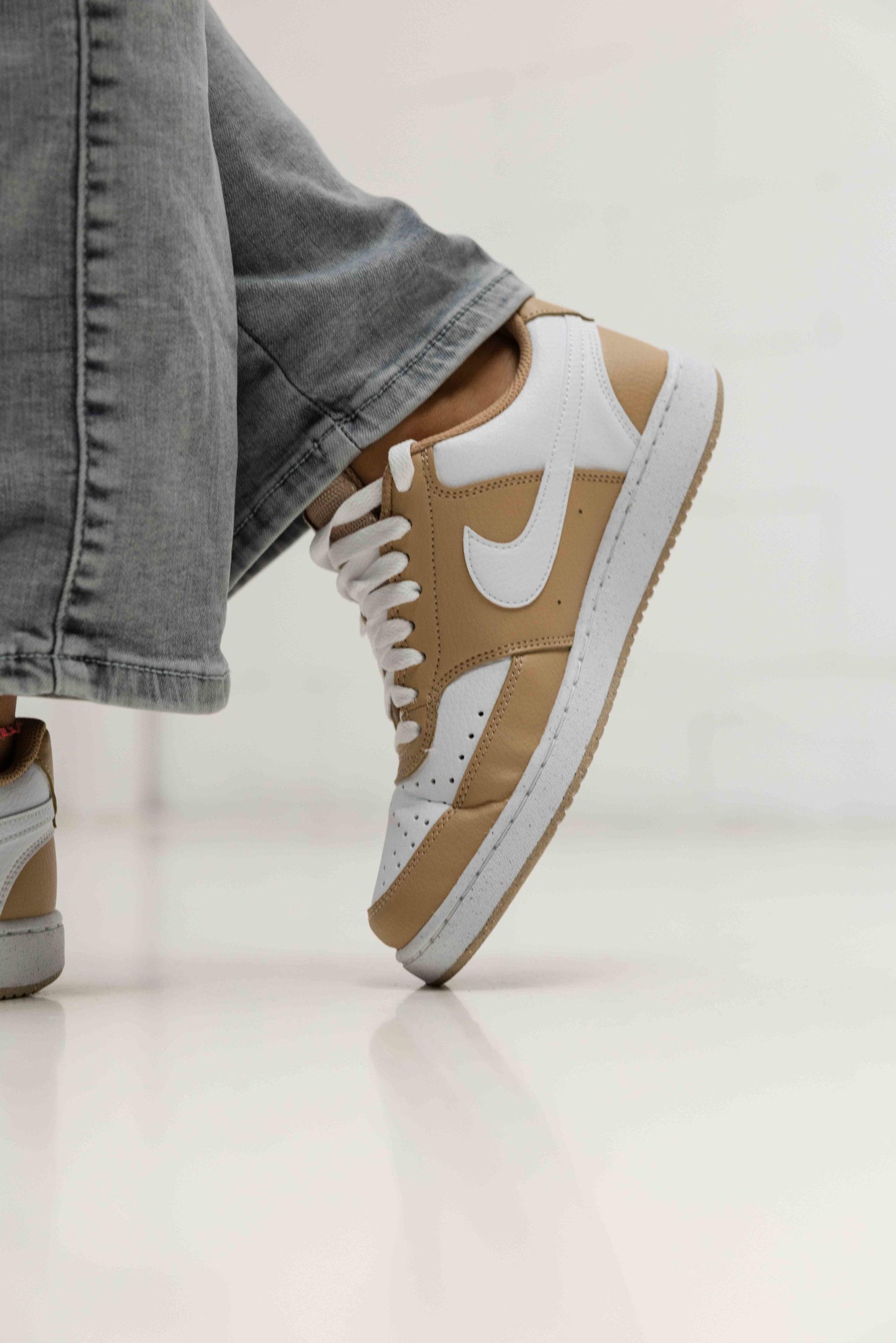 Nike Court Vision Low Sneakers Dames Beige/Wit