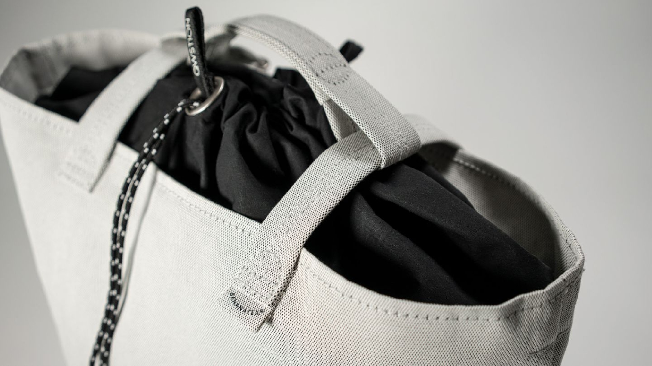 Qwstion Bananatex Tote Bag Large Gravel Raven