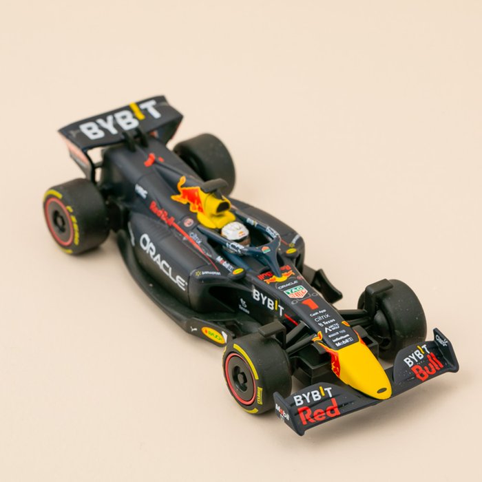 Carrera Red Bull Max Verstappen No 1 raceauto