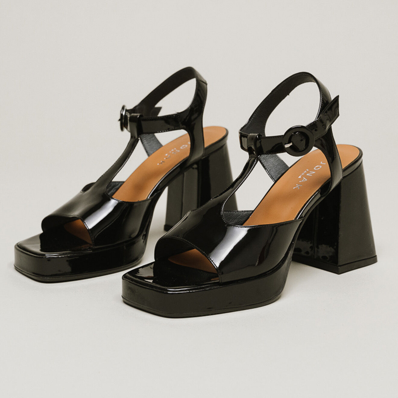Jonak Sandales en Cuir verni Dixie noires - Talon 7 cm