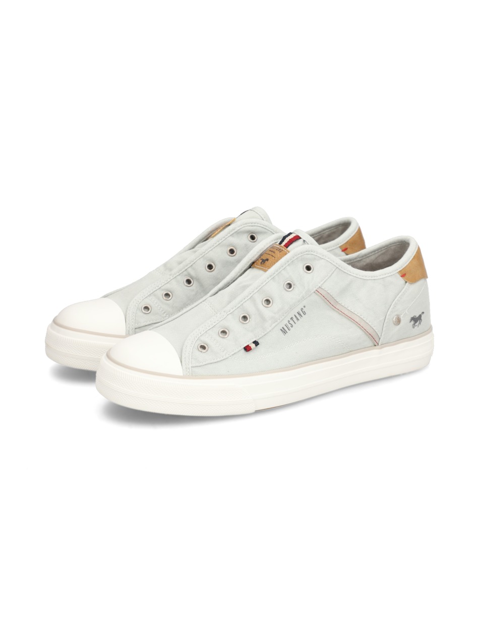 Canvas Sneaker