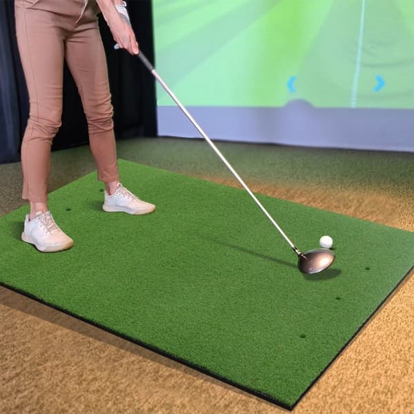 3 i 1 golfslagmatte med kunstgress 2 golf-tees 2 justeringsstenger og 6 forhåndsborede tee-hull 60
