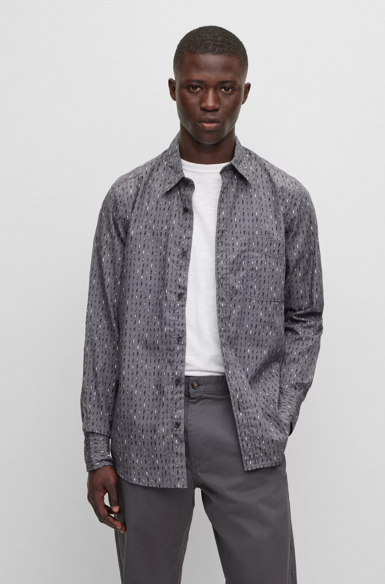 Camisa BOSS laranja, corte regular, em popeline de algodão estampado.