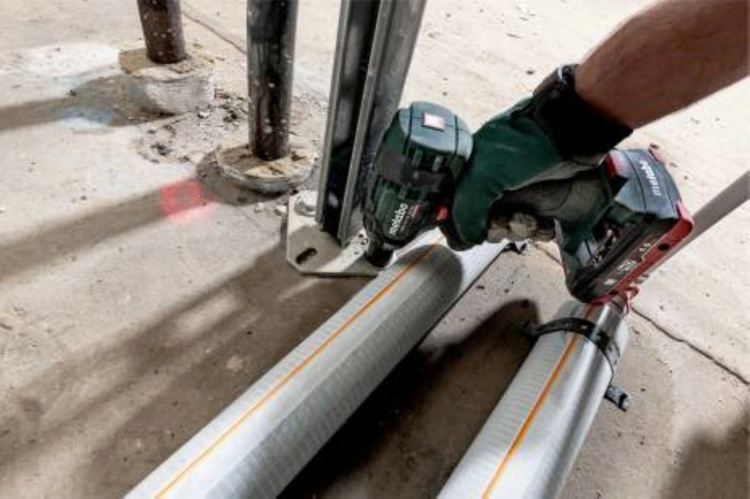 Metabo SSW 18 LTX 300 BL 18V LiHD Accu slagmoersleutel set (2x 4.0Ah LiHD accu) in metaBox - 300Nm - 1/2