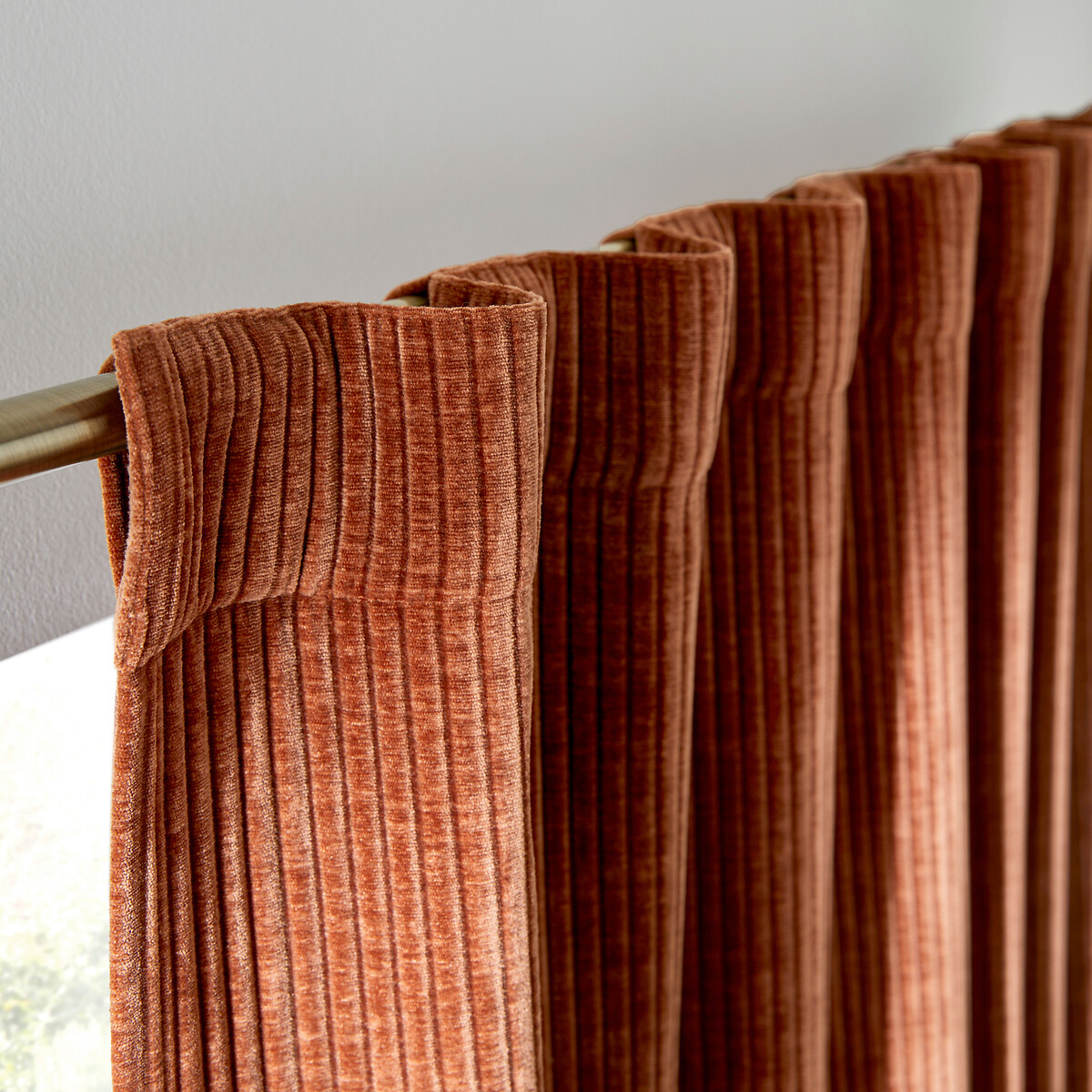 LA REDOUTE INTERIEURS<br>Cortina de veludo cotelê Carly com laços ocultos