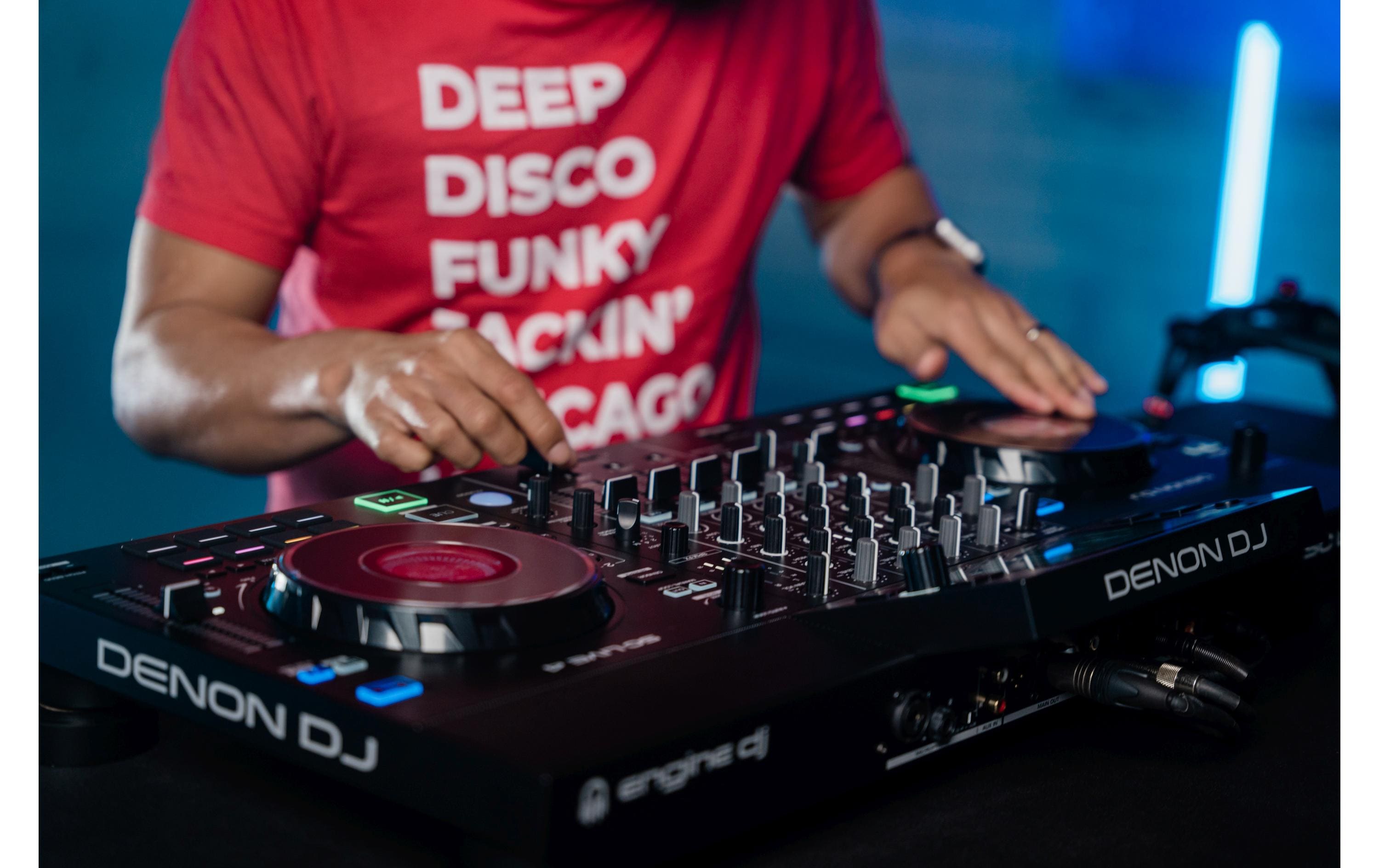 DJ-Controller SC Live 4 Schwarz<br>4-Deck Standalone DJ Controller mit WiFi