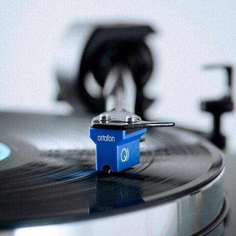 Pro-Ject X8 – zware en audiofiele platenspeler met MC-element Wit