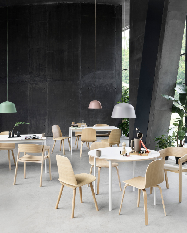 Muuto Cover stoel met kussen zwart remix 183