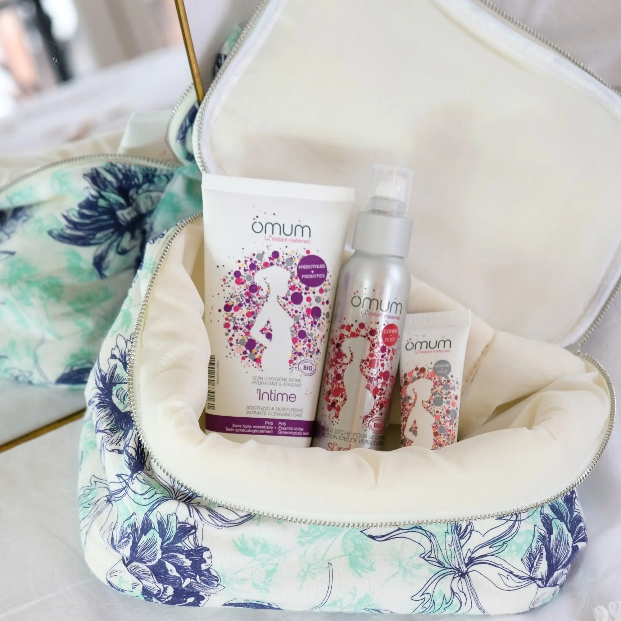 Omum - Coffret Mes Essentiels Grossesse Coffret Soin Corps et Visage BIO- Femme