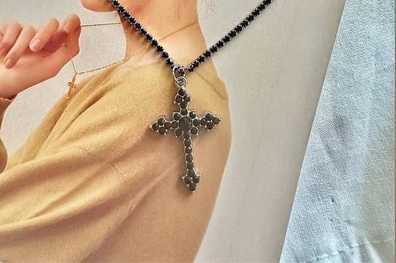 Lilafey - Set: Kruishanger met strass-steentjes en gelaagde ketting + ketting