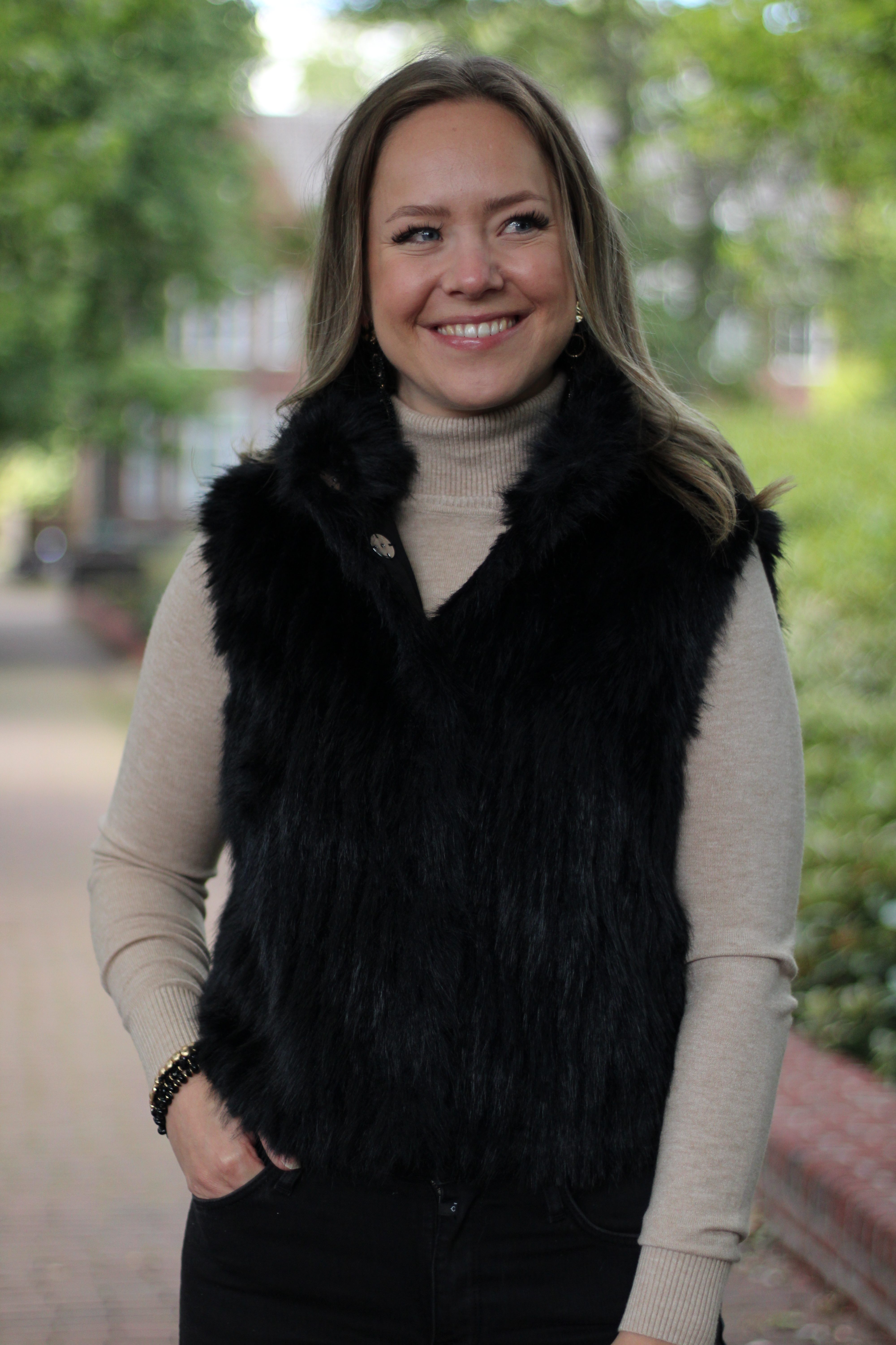 Rino & Pelle - Dava Gilet With Closure - Black