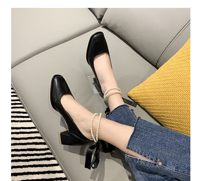 telijimi - Pumps met blokhak en strik op de rug en imitatieparels