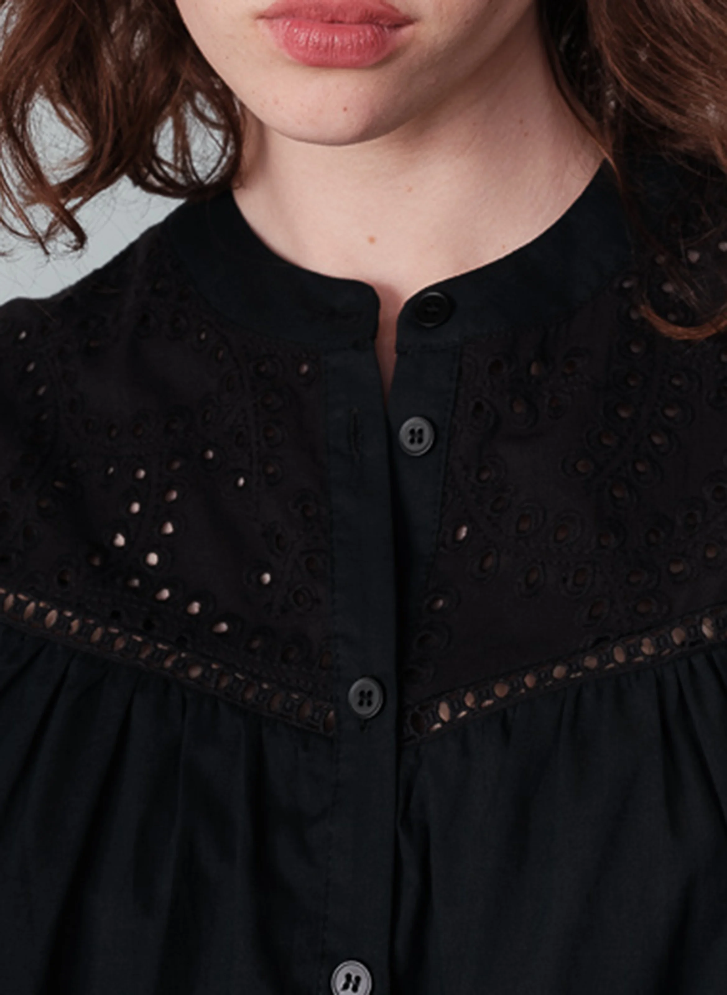 NOLISA - Chemise broderies anglaises en coton| Noir