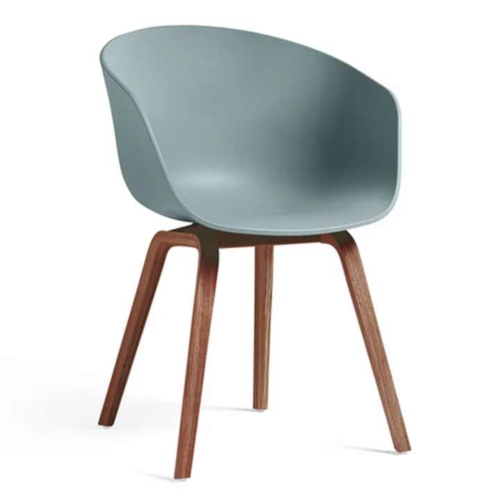 HAY - About A Chair AAC 22, Walnuss lackiert / dusty blue 2.0 (Kunststoffgleiter)