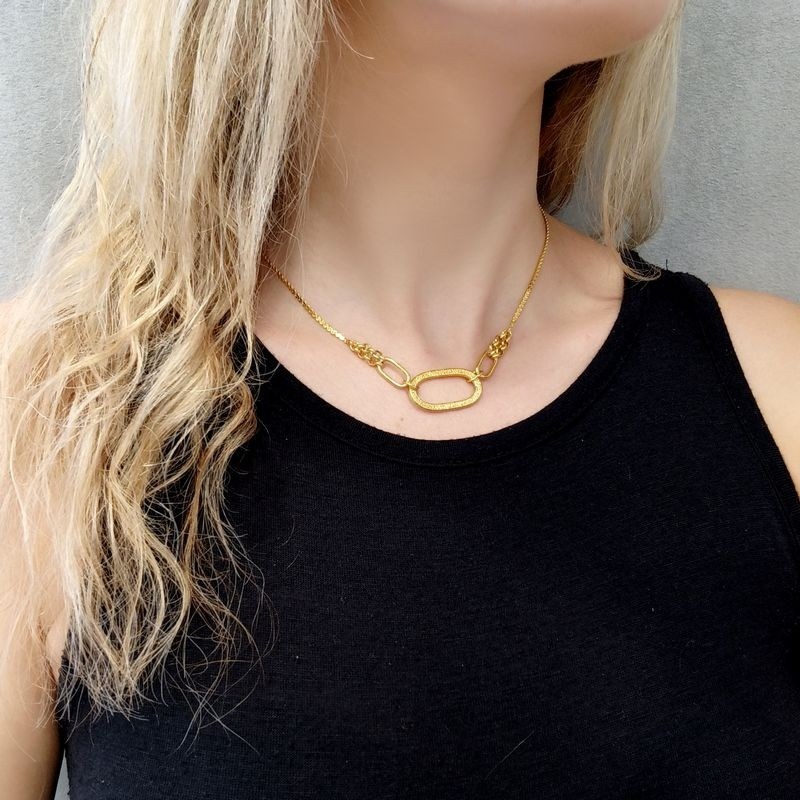 Collier ras du cou en plaqué or rose fait main avec chaîne fine et grosse maille - Bijou de créateur