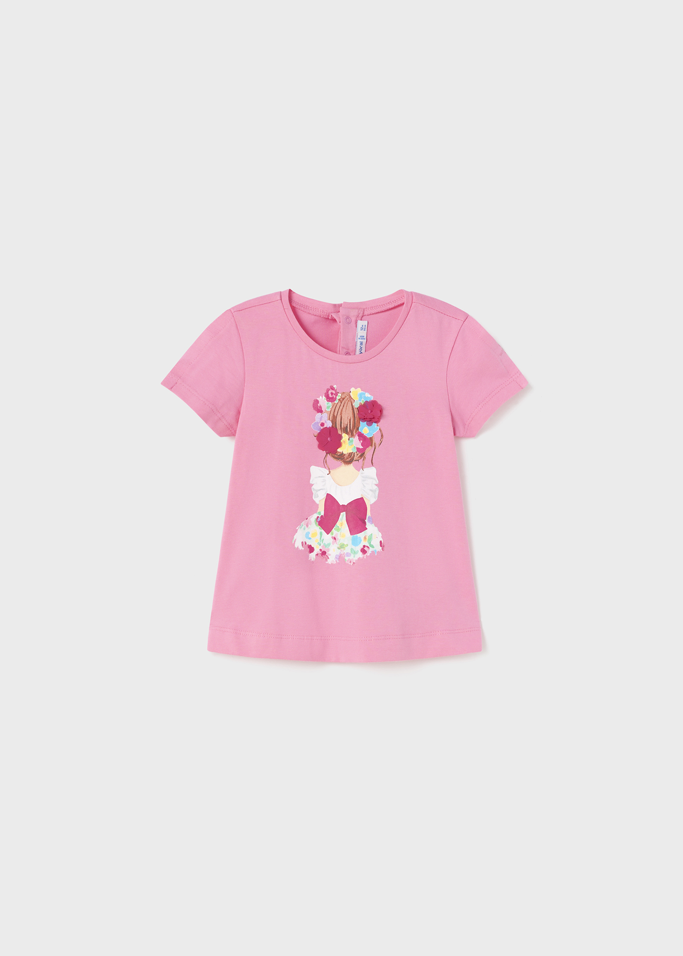 Camiseta infantil com estampa feita em algodão sustentável.