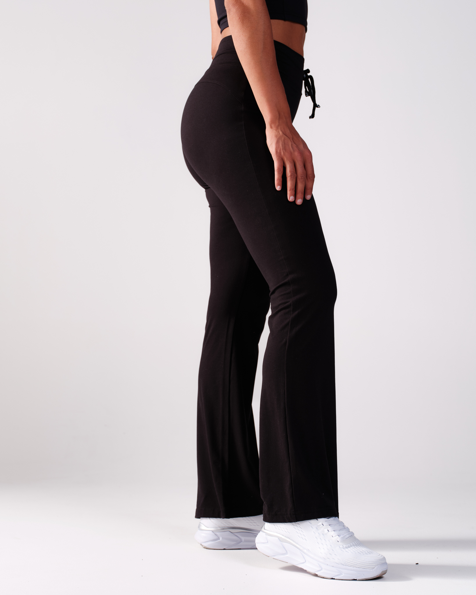 LEVITY Calm Straight Leg Pants 2.0 Black