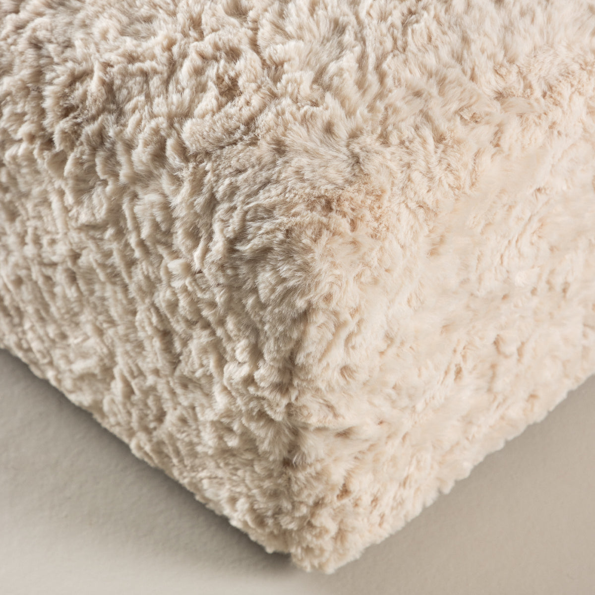 Nest living Erla Vierkante Poef Schapenvacht - Beige
