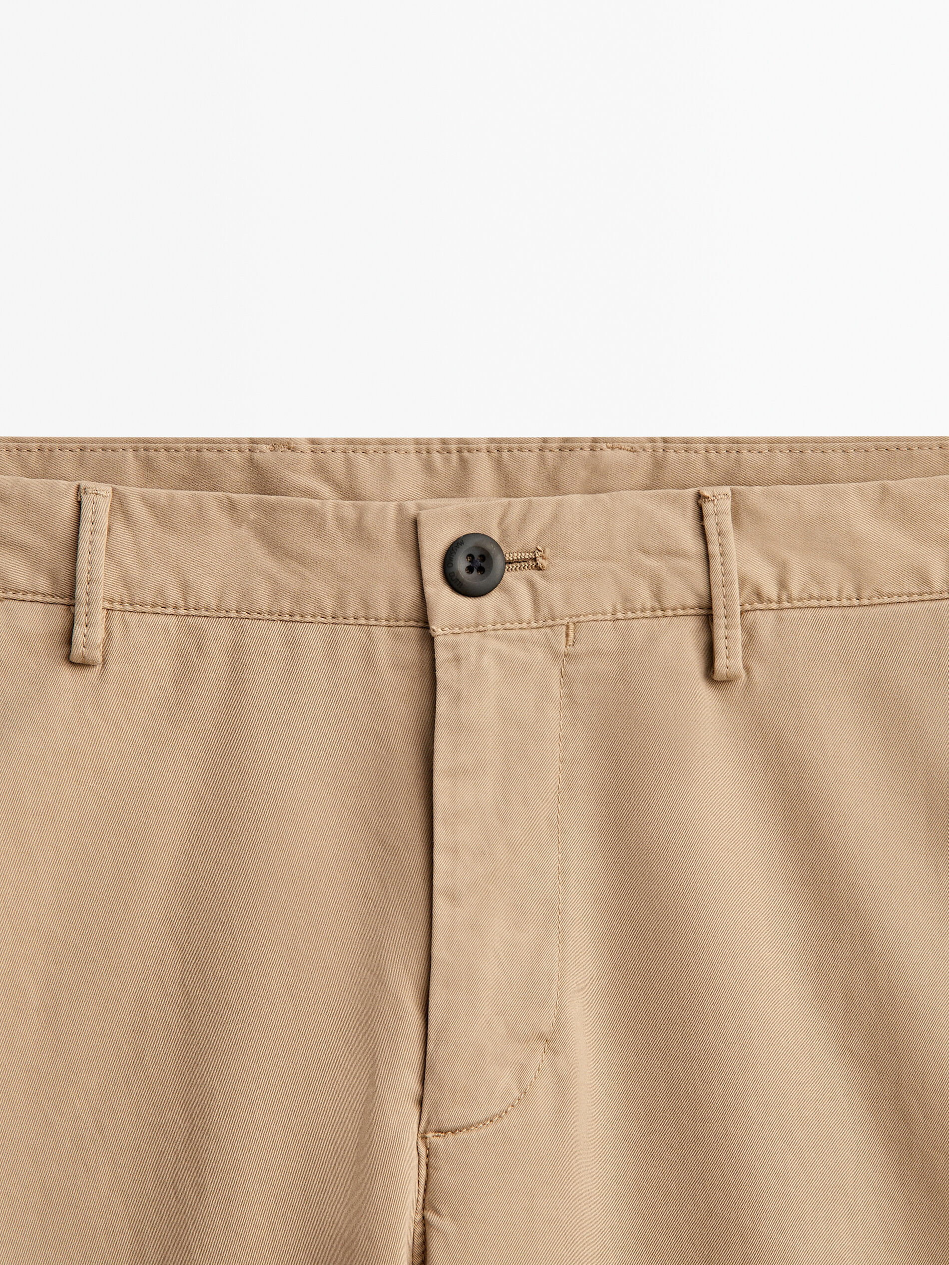 Calça chino de algodão de corte regular - BEGE