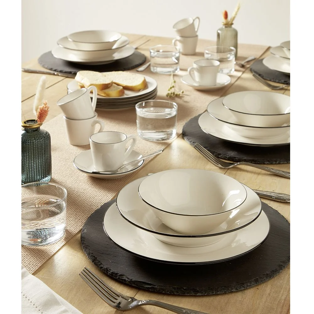 Service à vaisselle porcelaine blanc liseré noir  36 pièces