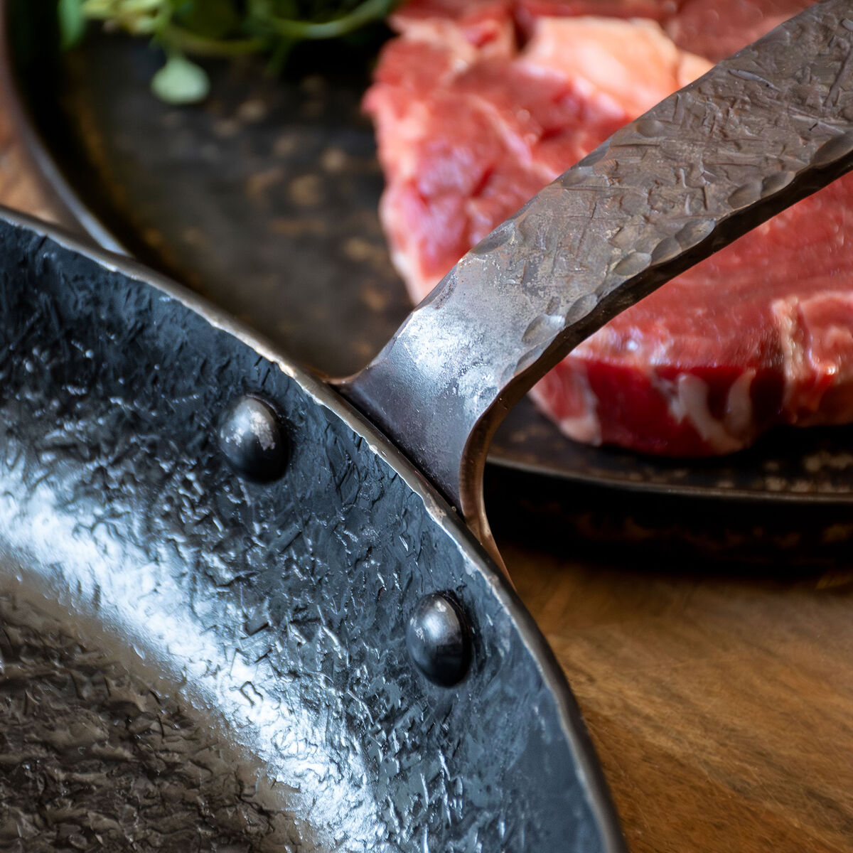 Satake Kuro BBQ-stekepanne 28 cm, kullstål