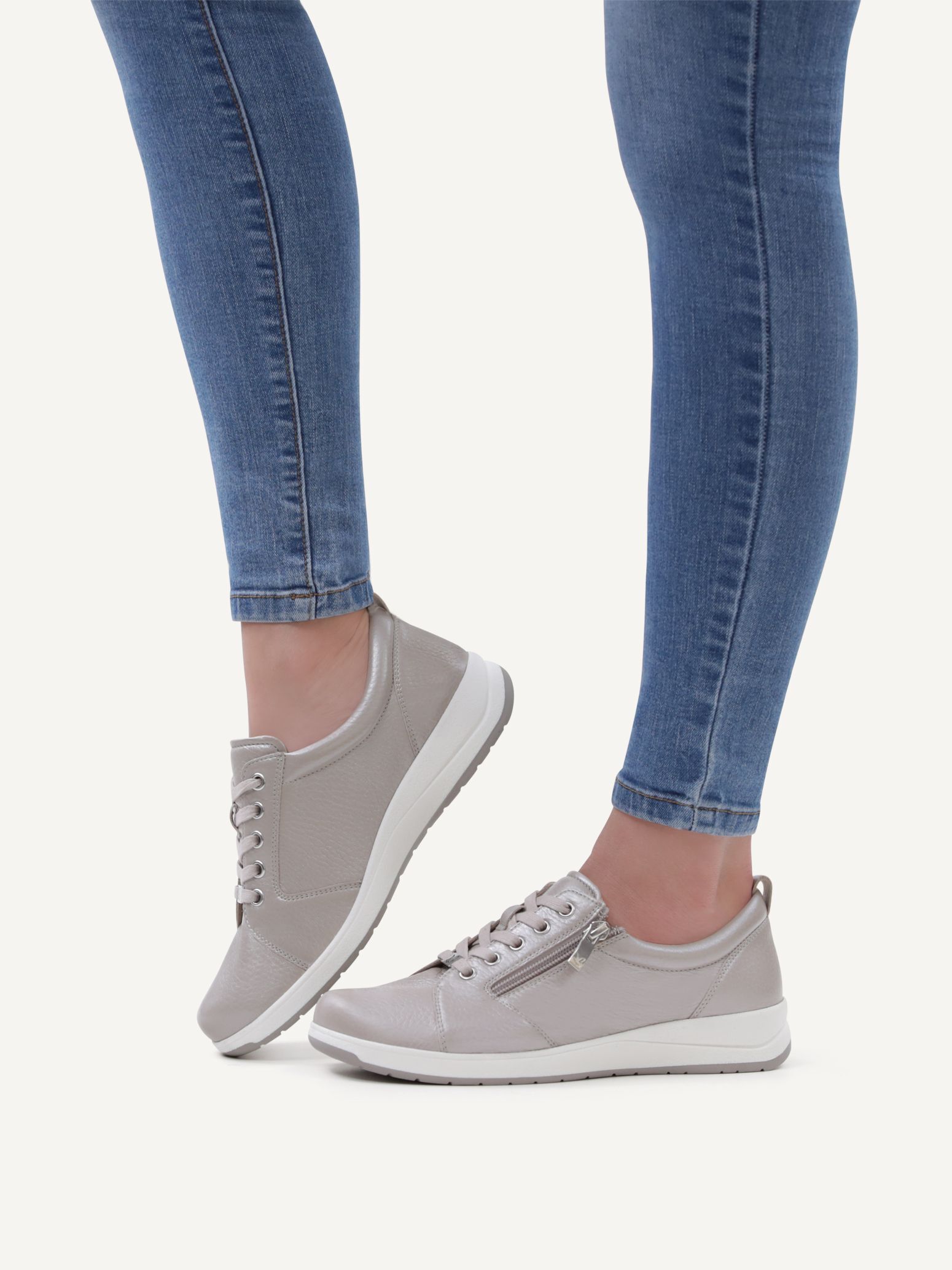 Sneaker