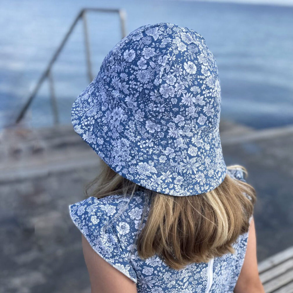 Køb Petit Crabe Evening Sky (Made With Liberty© Fabric) Frey Uv Solhat