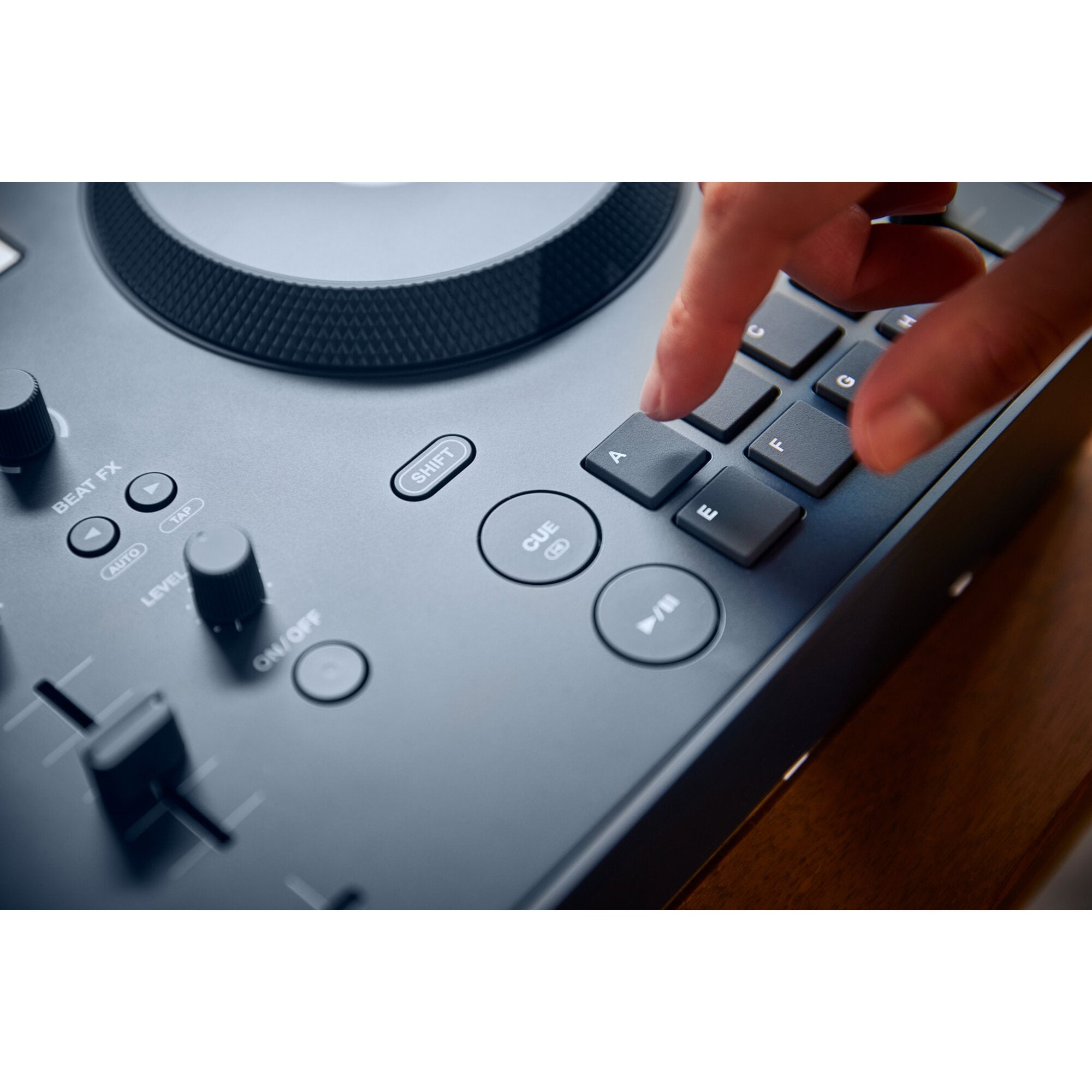 AlphaTheta Omnis-Duo all-in-one mobiel DJ-systeem