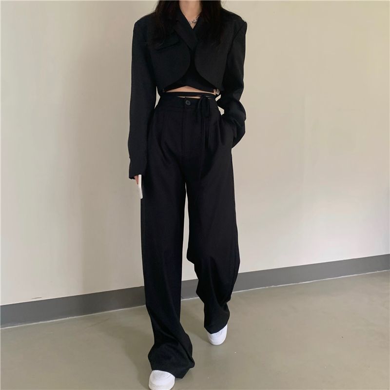 Strawolf - Lange mouwen cropped blazer / rechte broek