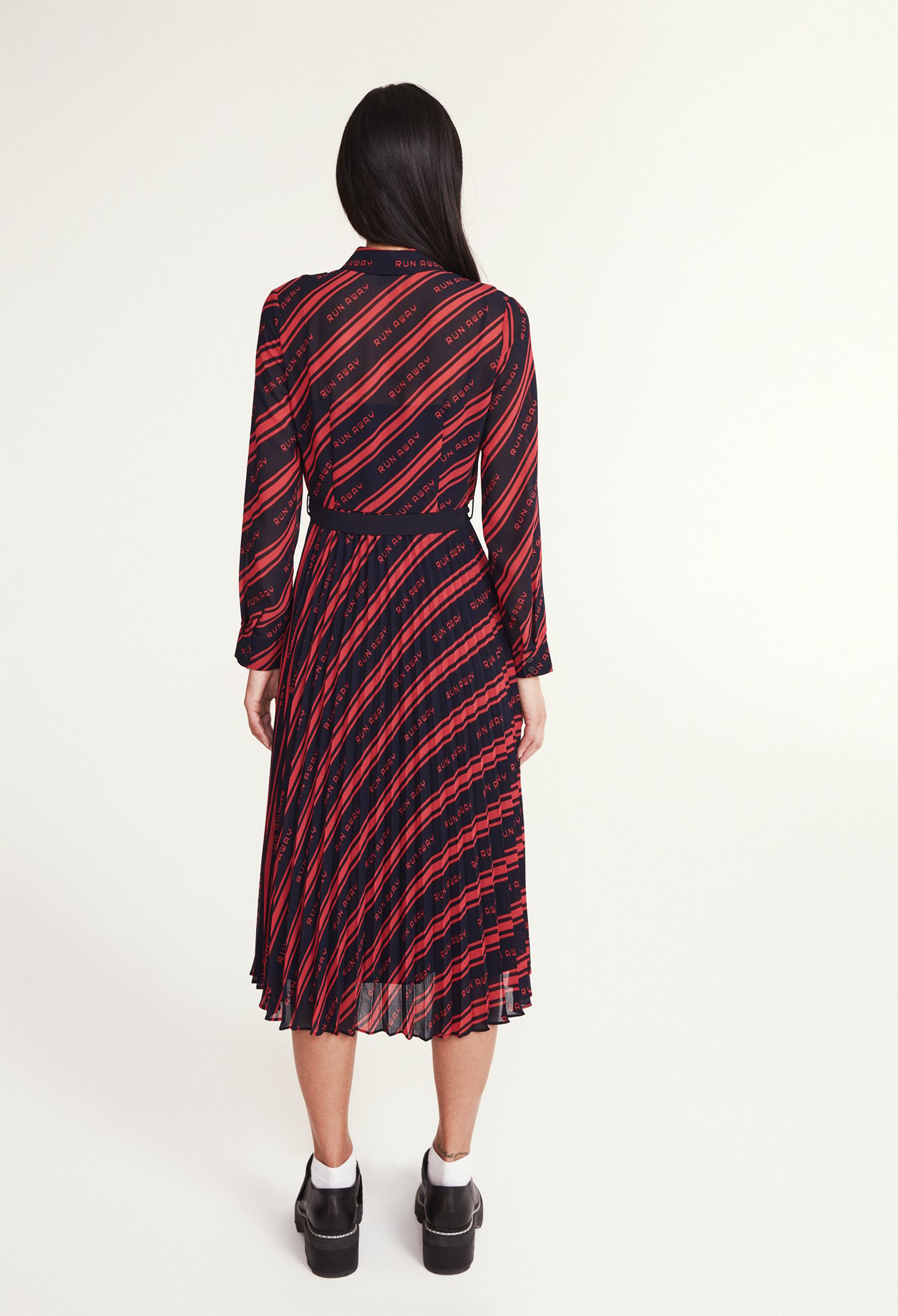 Robe mi-longue plissee