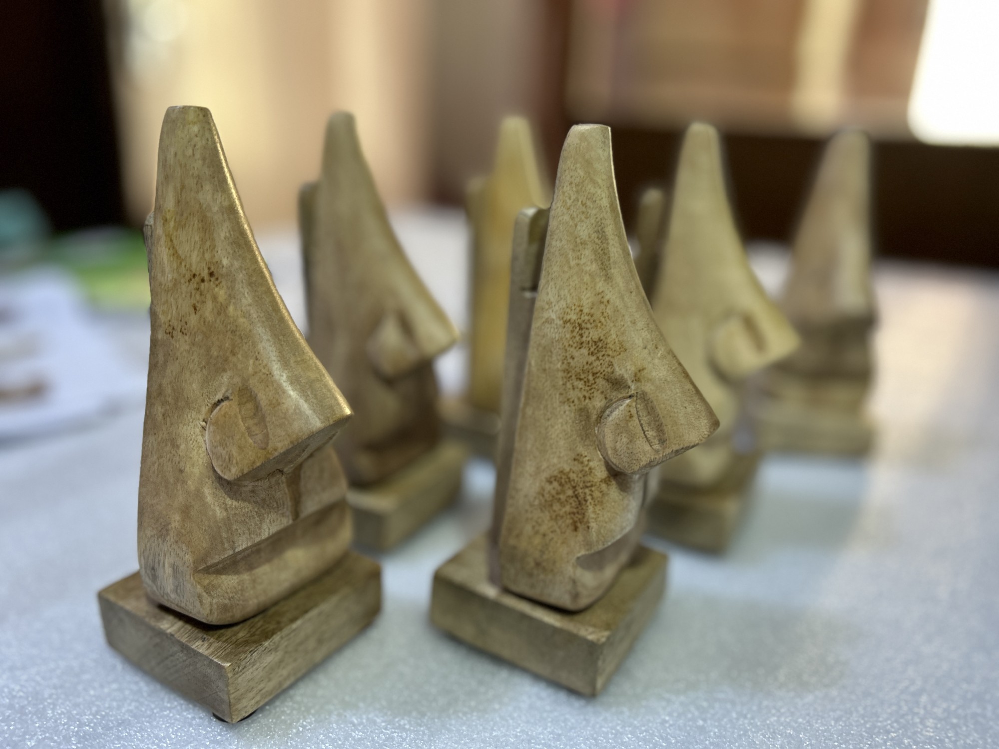 Brillenhalter 'Nose', aus Mangoholz, H 17 cm, B 6 cm, T 6 cm von fischer's lagerhaus