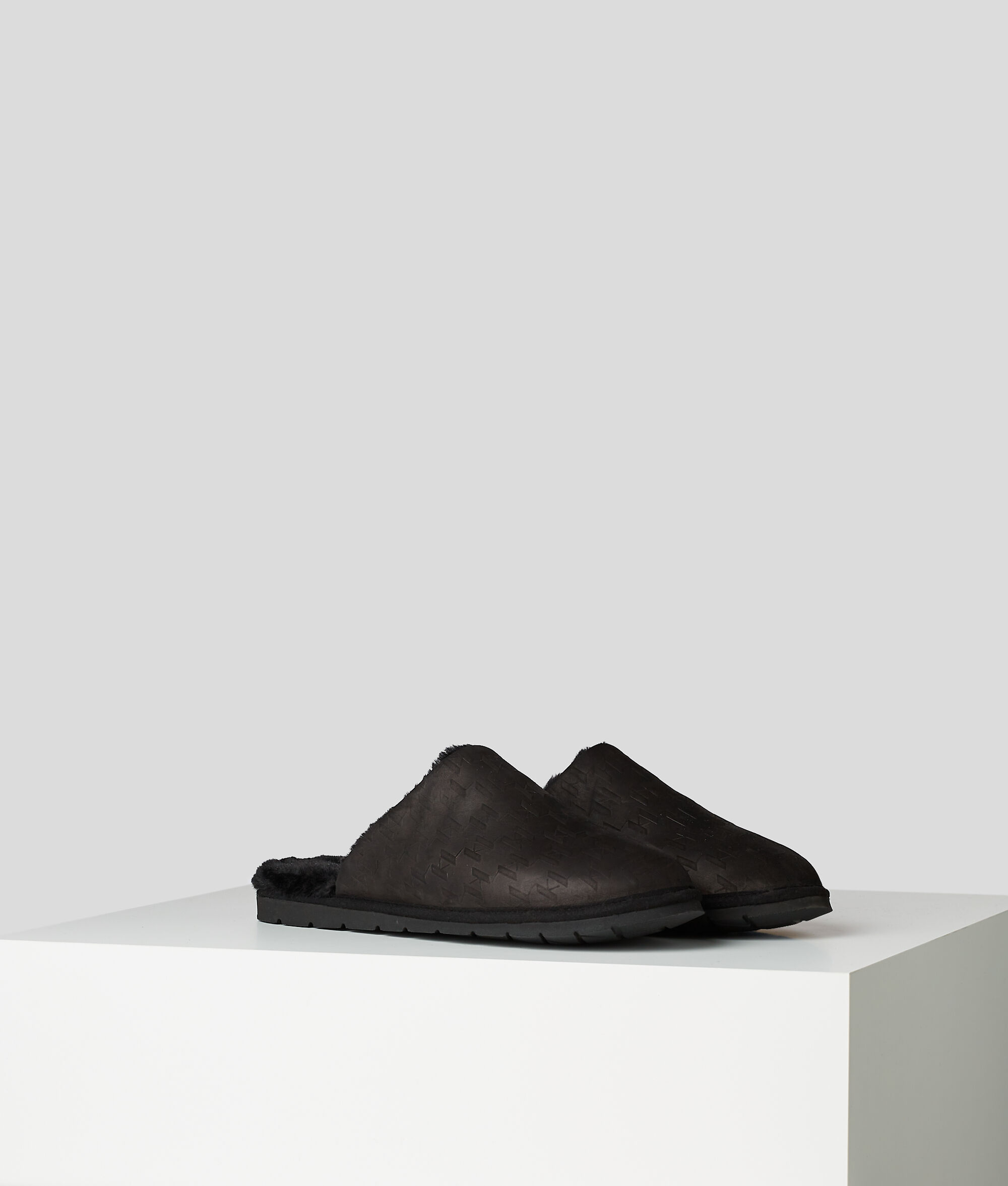 Chausson Salon KL Monogram