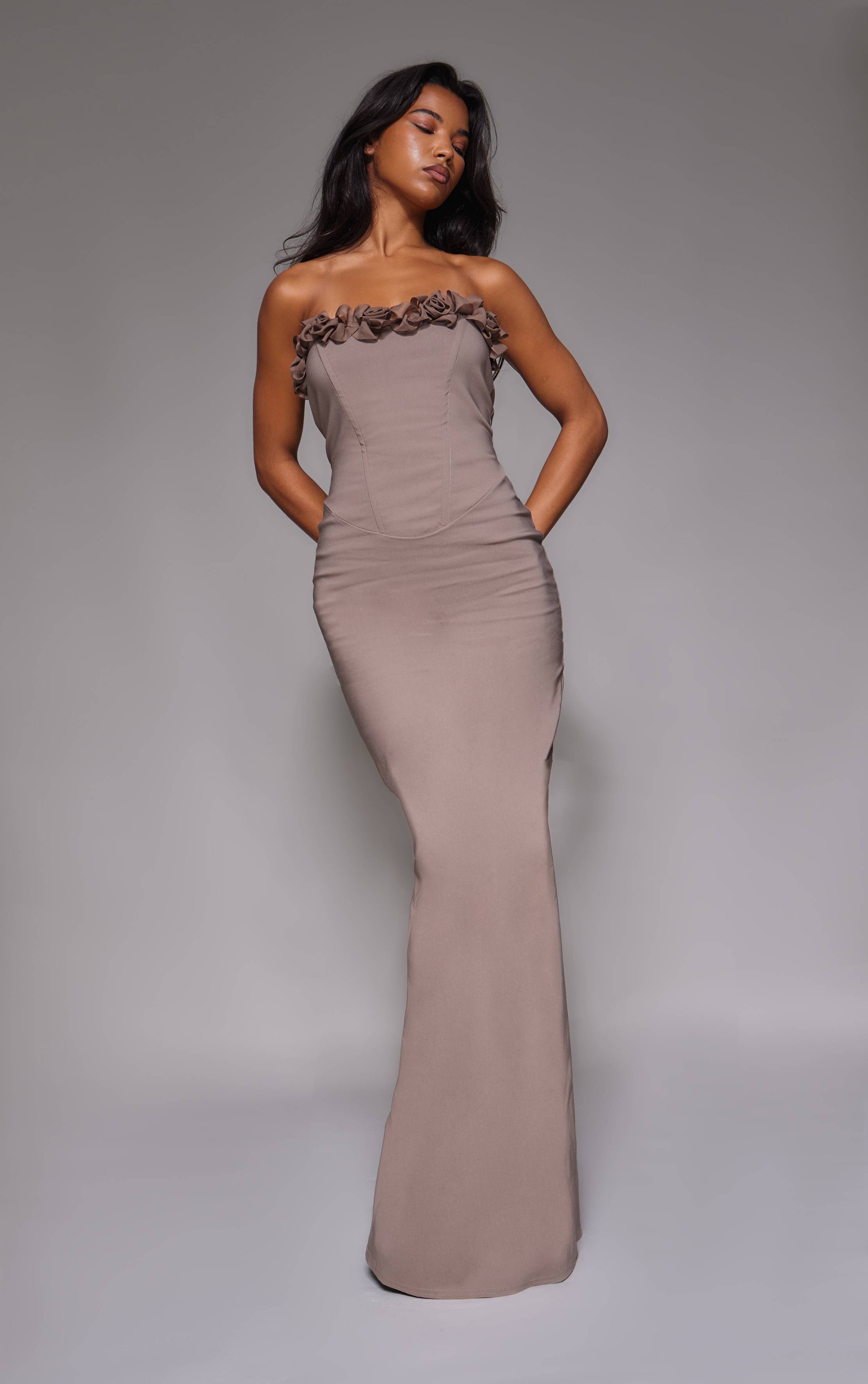 Moka Robe Longue Bandeau À Rosettes En Tissu Extensible Tissé