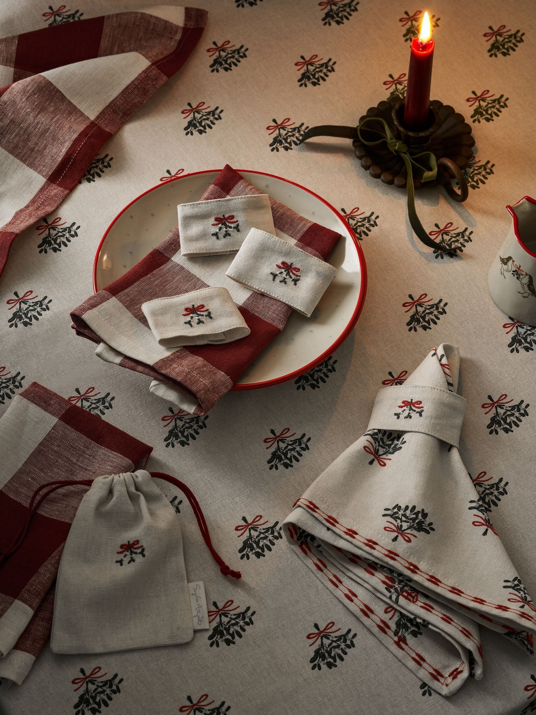 Sophie Allport Set of 4 Mistletoe Napkin Rings