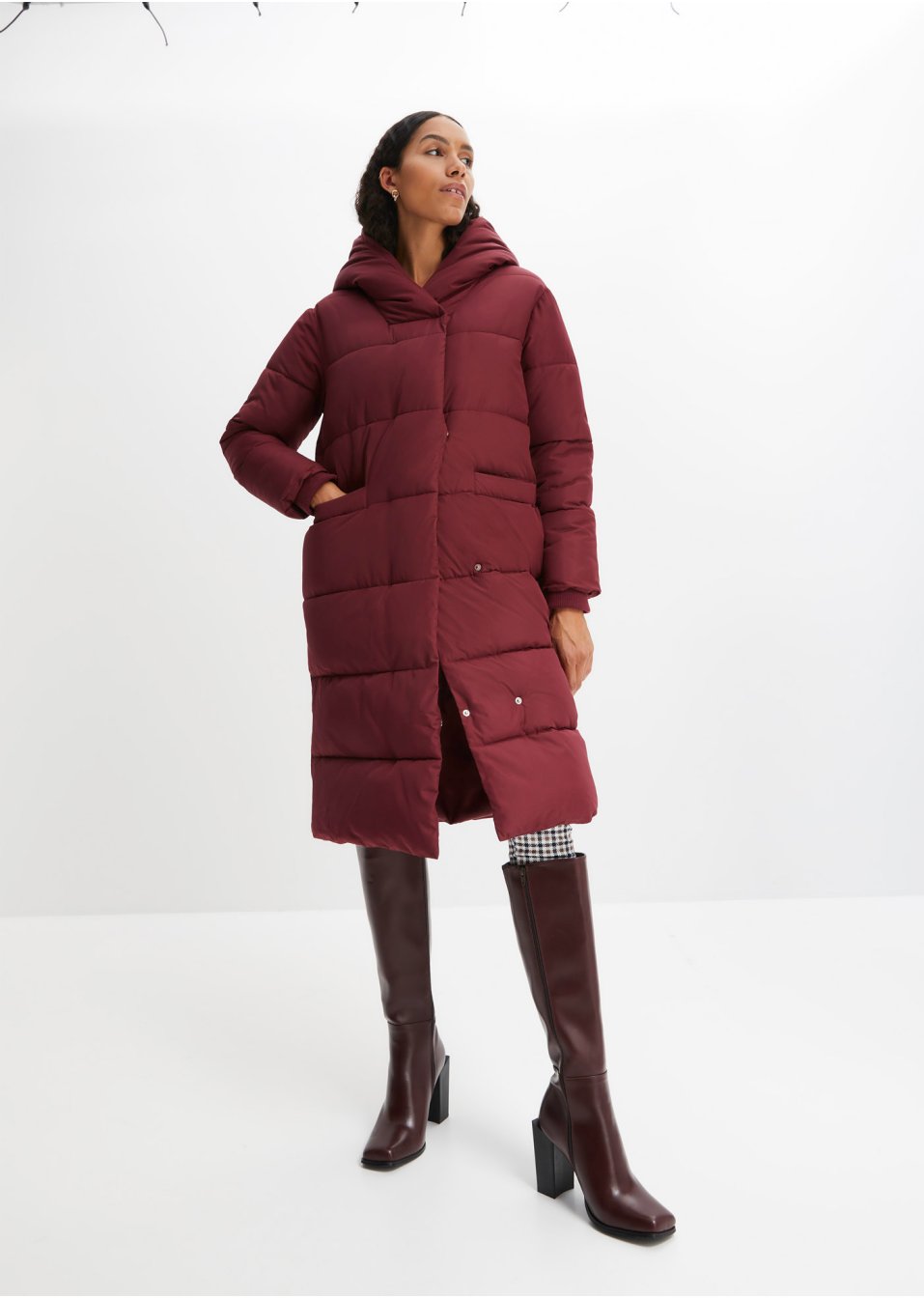 Manteau oversize matelassé avec capuche, en polyester recyclé
