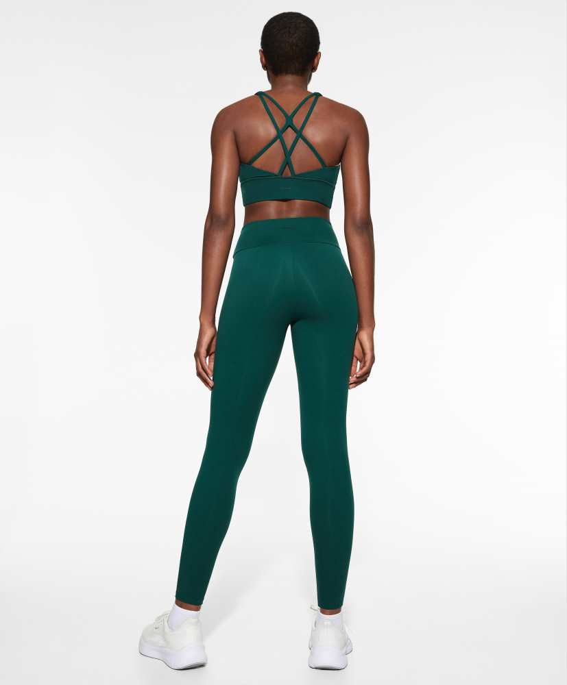 Sutiã esportivo com suporte médio para os seios.