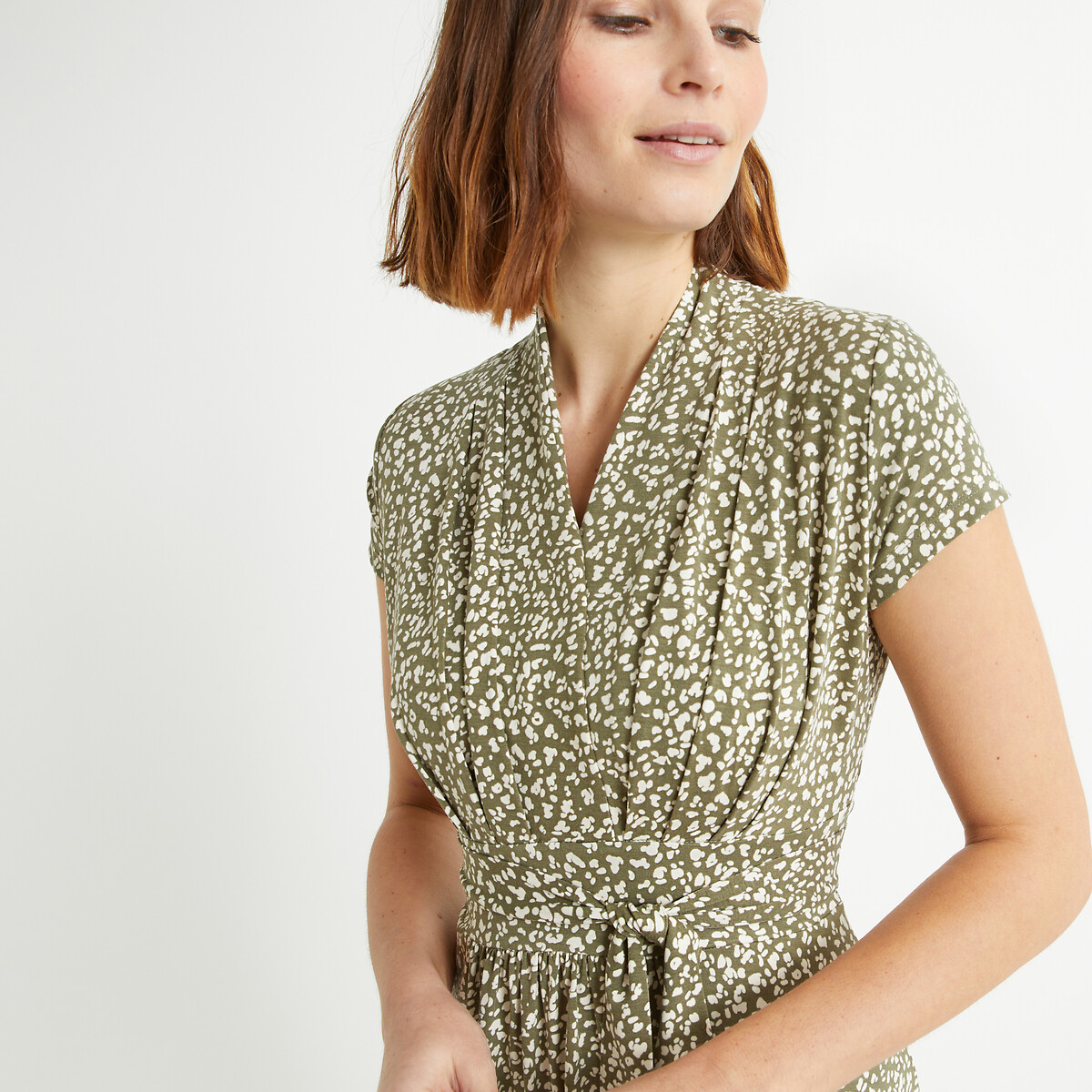 ANNE WEYBURN<br>Vestido com babados, estampa de bolinhas, comprimento midi