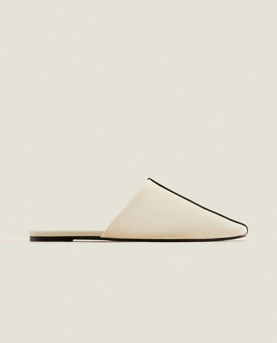 Chinelo Mule com detalhe contrastante
