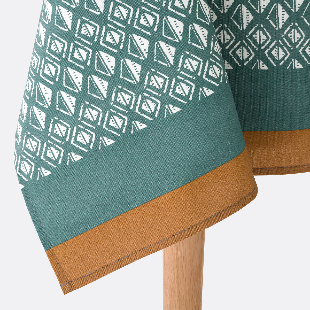 LA REDOUTE INTERIEURS<br>Toalha de mesa estampada, resistente a manchas Lodge
