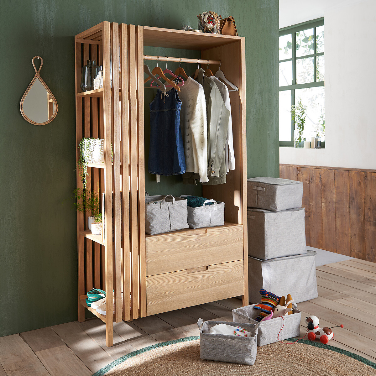 INTERIORES DO REDOUTE<br>Hangkast Theonie
