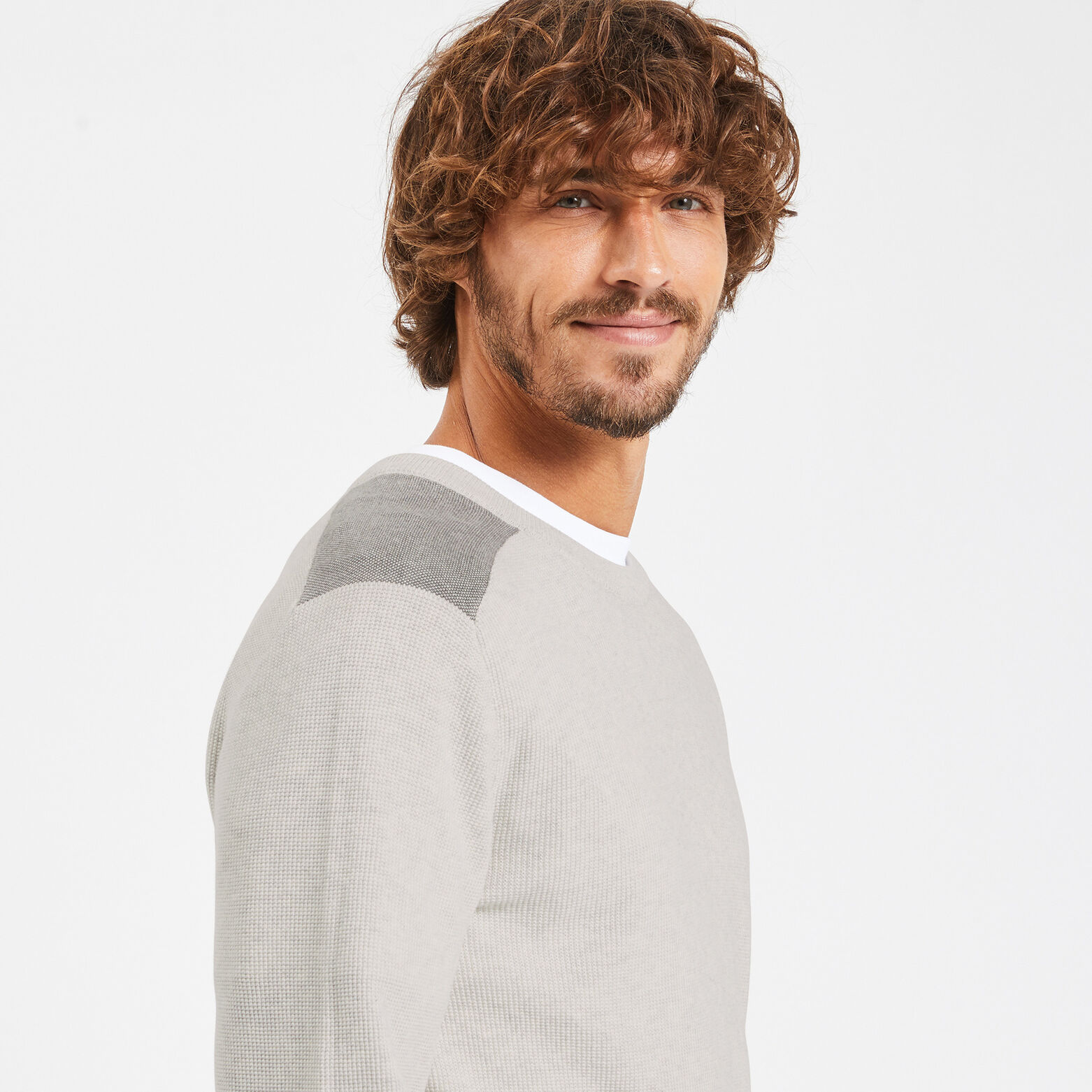 Pull à col rond et patch épaule Ecru