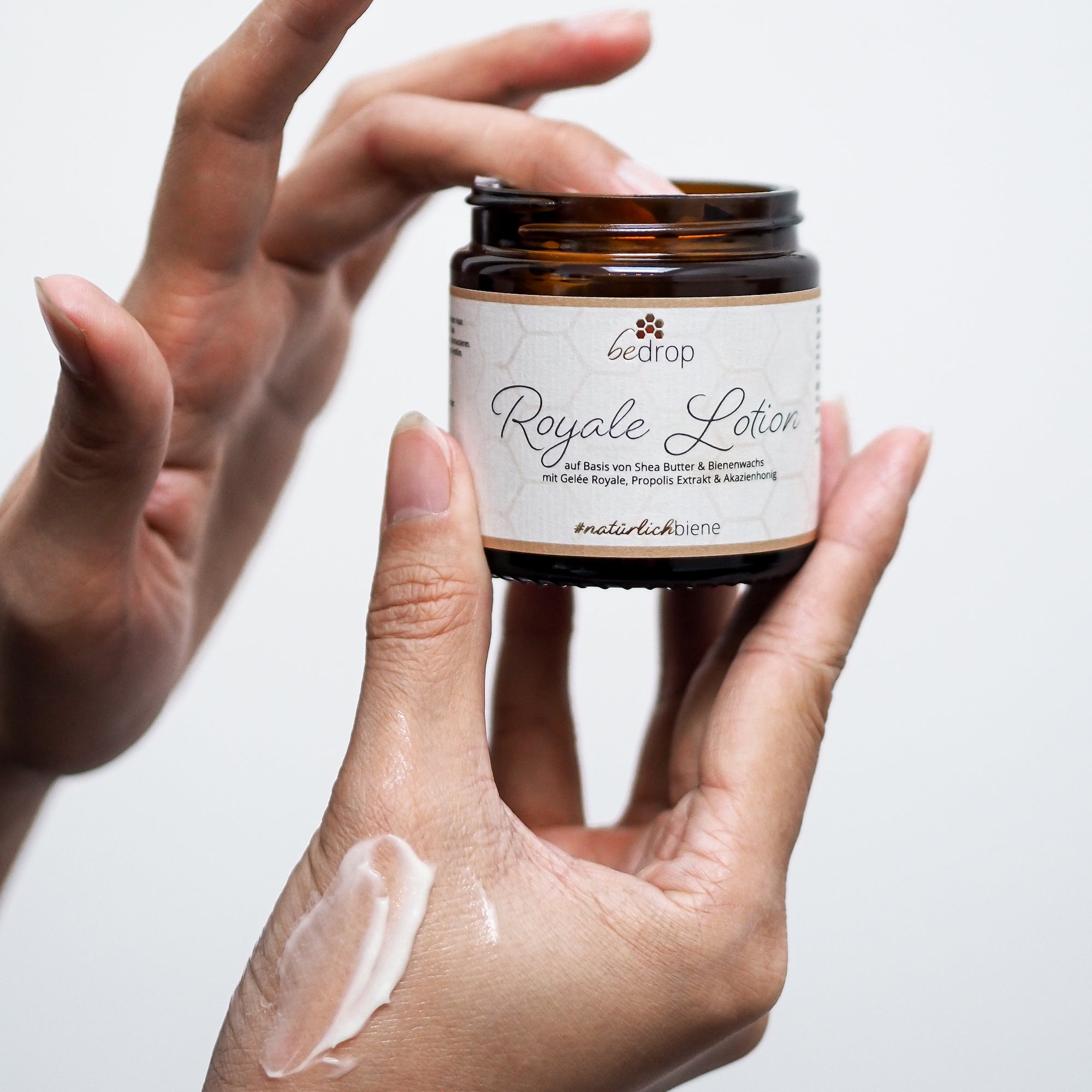 Royale Lotion Bodylotion mit Gelée Royale, Sheabutter und Manuka Honig - 100g