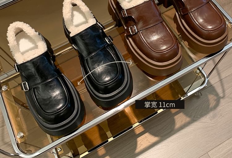 Anjay - Loafers met gesp, pluizige afwerking en dikke hak