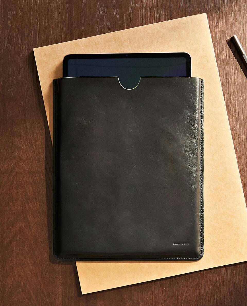 CAPA DE COURO PARA COMPUTADOR OU TABLET
