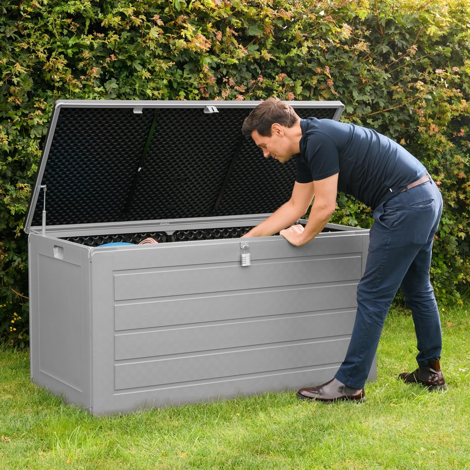 Olsen & Smith Gartenbox 680L | Wasserdicht & Wetterfest Abschließbare Polypropylene Aufbewahrungsbox aus | Große Gartentruhe für Garten, Balkon & Terrasse | Robust, Geräumig & Pflegeleicht–Anthrazit